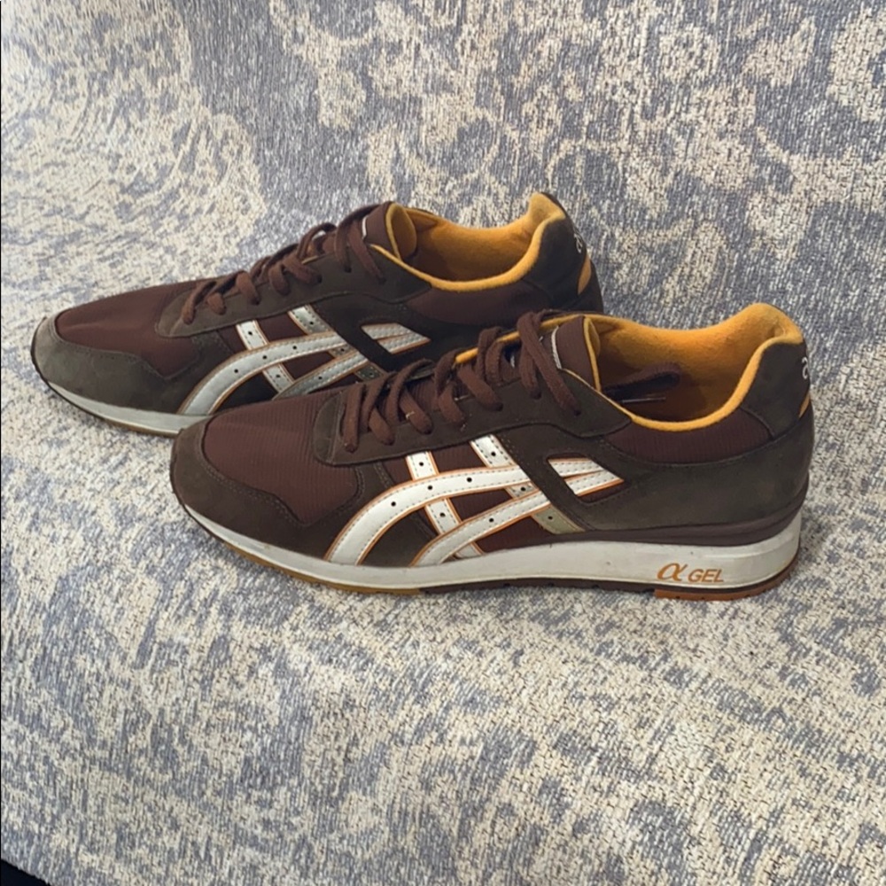 ASICS Gel Lite 2 worn in good shape